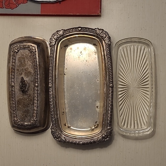 Vintage silver plated butter dish with original glass liner insert - Picture 3 of 12